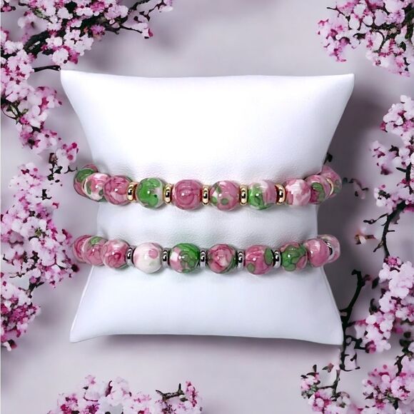 NWT Wool + Pepper Co. Rain Flower Beaded Bracelet with gold or silver accents - Picture 1 of 3